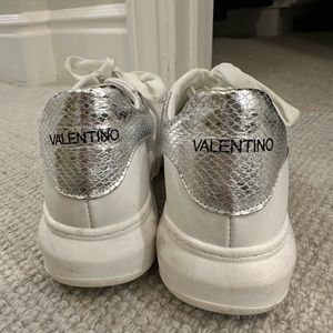 Valentino white sneakers. RUNS SMALL Size 9.5 but feels like 8.5